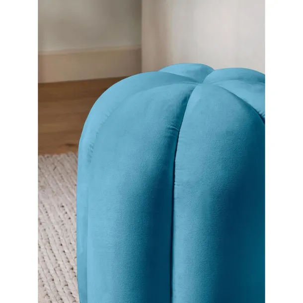 puf-aksamitny-cali-niebieski-podnozek-pufa-zalaczone-wyposazenie-tacka-na-okruchy