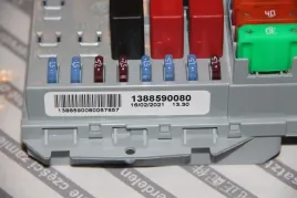 skrzynka-bezpiecznikow-fiat-ducato-citroen-jumper-ii-peugeot-boxer-06-