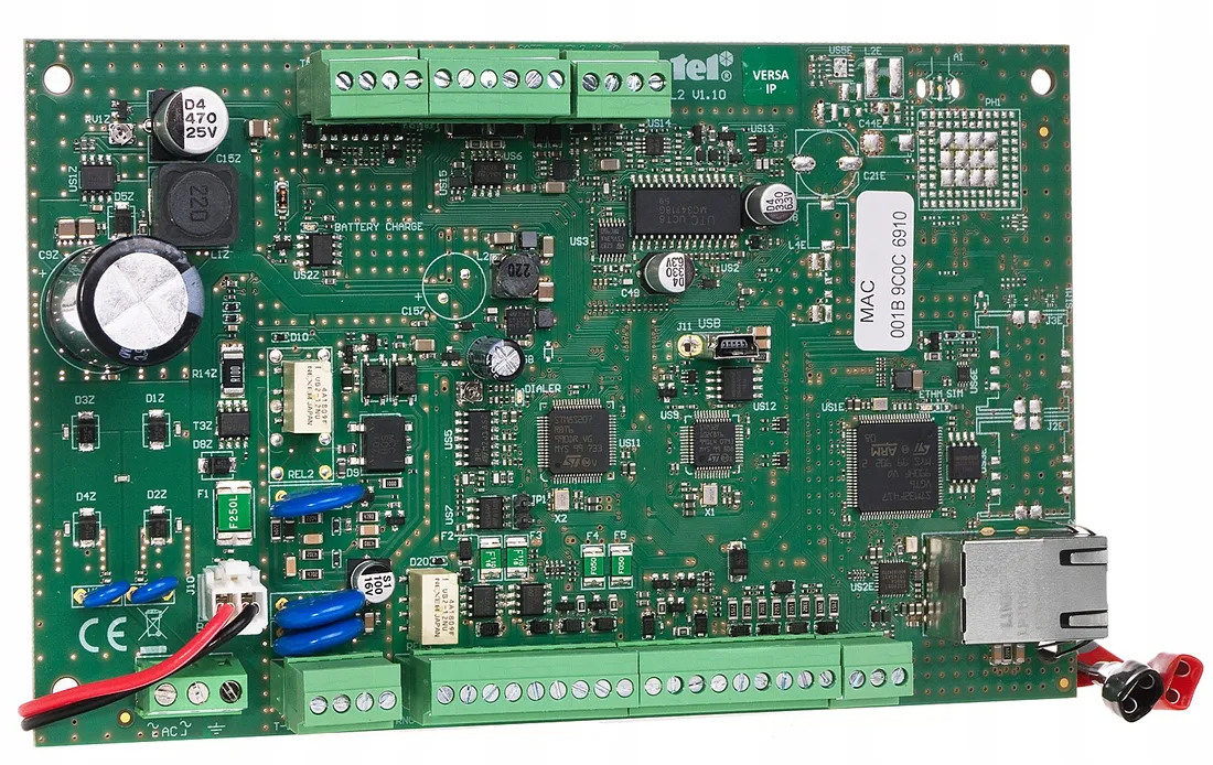 centrala-alarmowa-versa-ip-stan-nowy