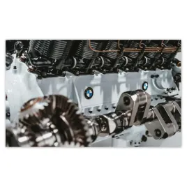 fototapety-520x318-silnik-bmw-majstersztyk