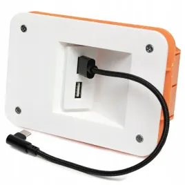 ladowarka-usb-podtynkowa-z-przewodem-katowym-usb-c-do-tabletow-nasciennych