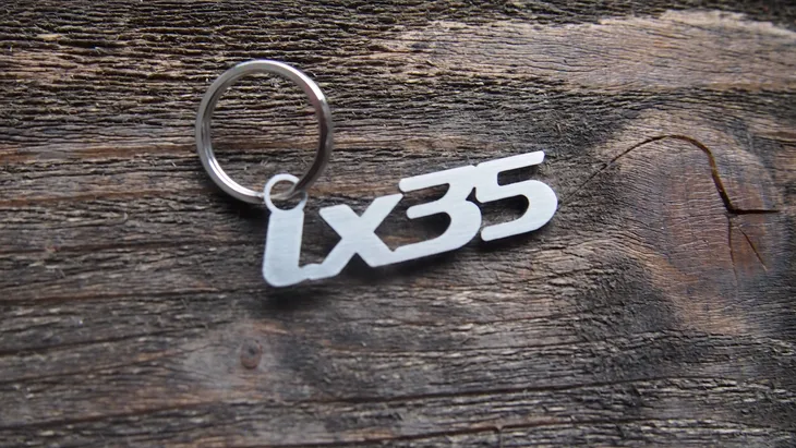 ix35-brelok-hyundai-breloczek-zawieszka-do-kluczy-szerokosc-produktu-16-cm