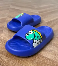 niebieskie-klapki-dzieciece-z-nadrukiem-milos