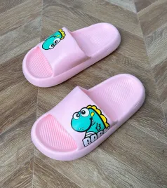 rozowe-klapki-dzieciece-z-nadrukiem-milos