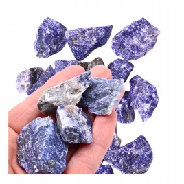 sodalit-surowy-kamien-naturalny-intuicja-komunikacja-jasnowidzenie-20-40mm