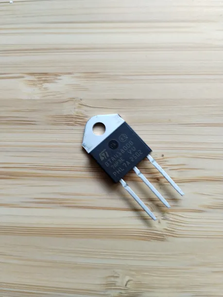 triak-bta41-800b-40a-800v-to-247-smd-nie