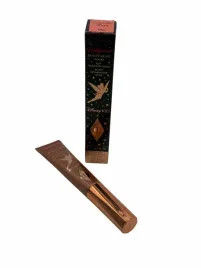 charlotte-tilbury-hollywood-beauty-light-wand-pink
