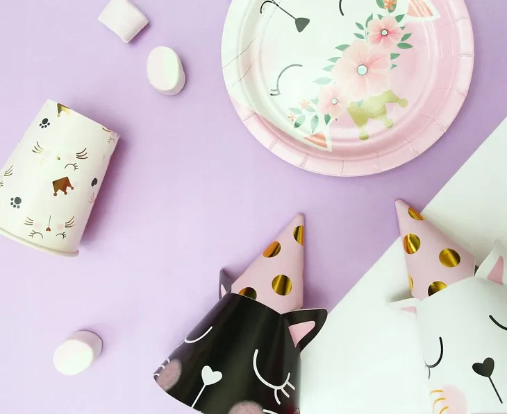 czapeczki-papierowe-kotek-6-sztuk-srednica-15cm-godan-bohater-brak