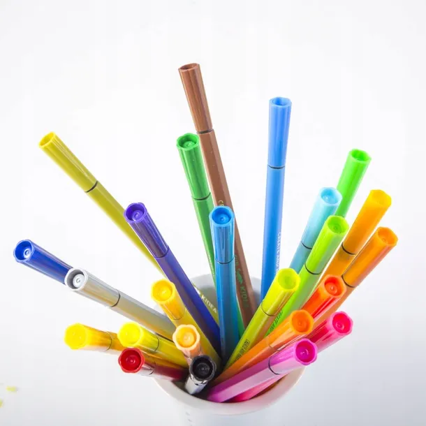 pisaki-w-etui-24-kol-kidea-bohater-brak