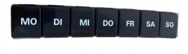 kasetka-na-leki-7-dni-w-tygodniu-pojemnik-na-tabletki-czarny-30x7cm