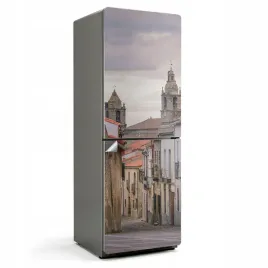 fototapeta-okleina-samoprzylepna-na-lodowke-urokliwa-uliczka-miasteczka