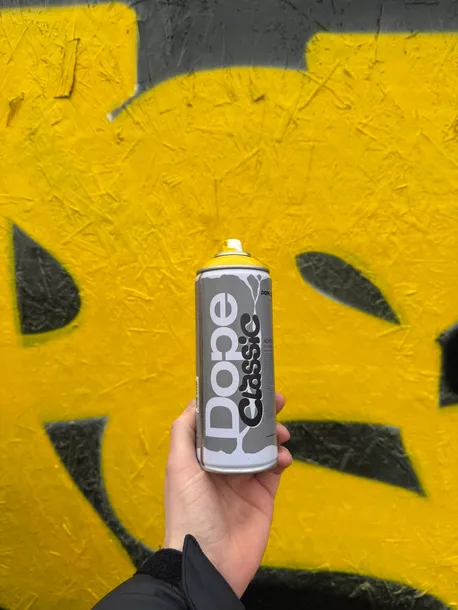 farba-w-sprayu-400ml-classic-d-082-grass-dope-cans-kolor-zielony