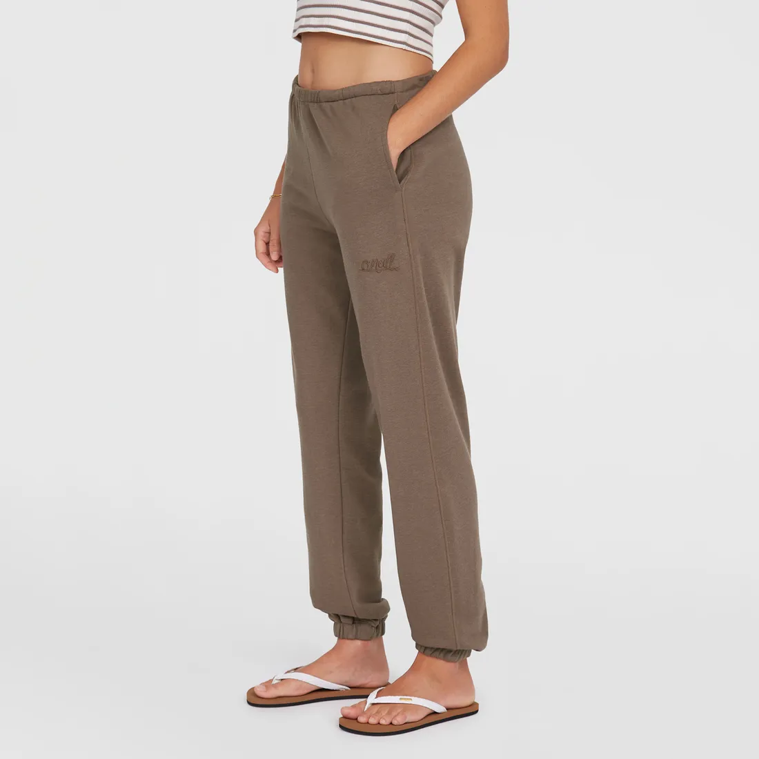 damskie-spodnie-essentials-o-neill-script-sweatpan