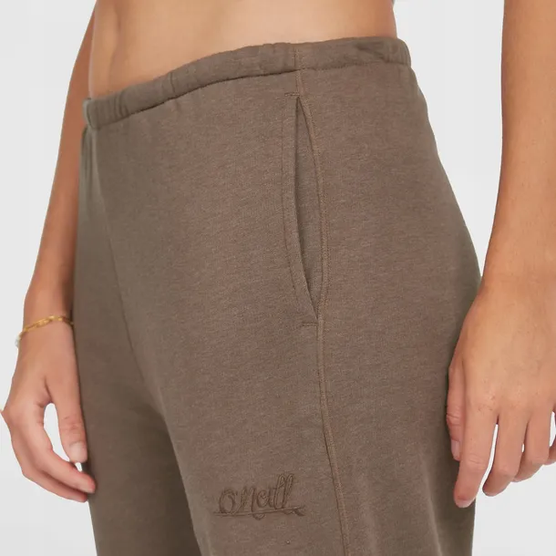 damskie-spodnie-essentials-o-neill-script-sweatpan-kolor-brazowy