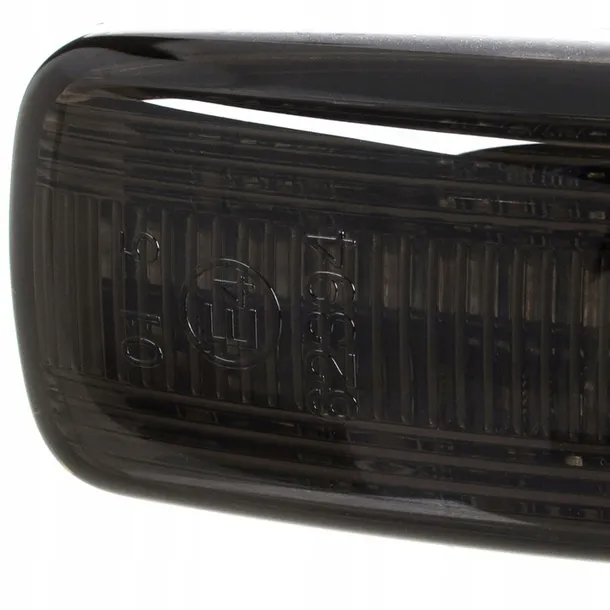 kierunkowskazy-led-dynamiczne-do-audi-a3-8l-a4-b5-kolor-klosza-dymiony
