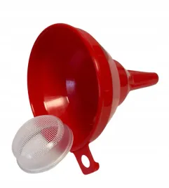 maly-plastikowy-lejek-z-sitkiem-fi-80mm