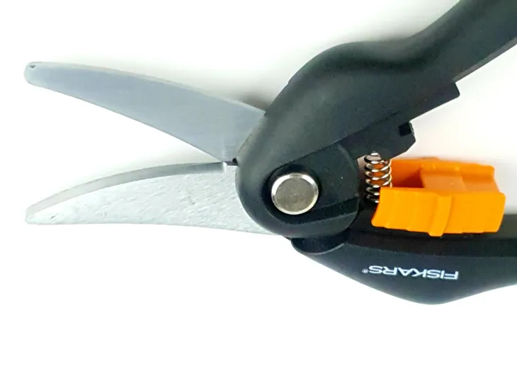 fiskars-nozyce-sp27-do-kabli-pcv-blachy-1000570-moc-1-w