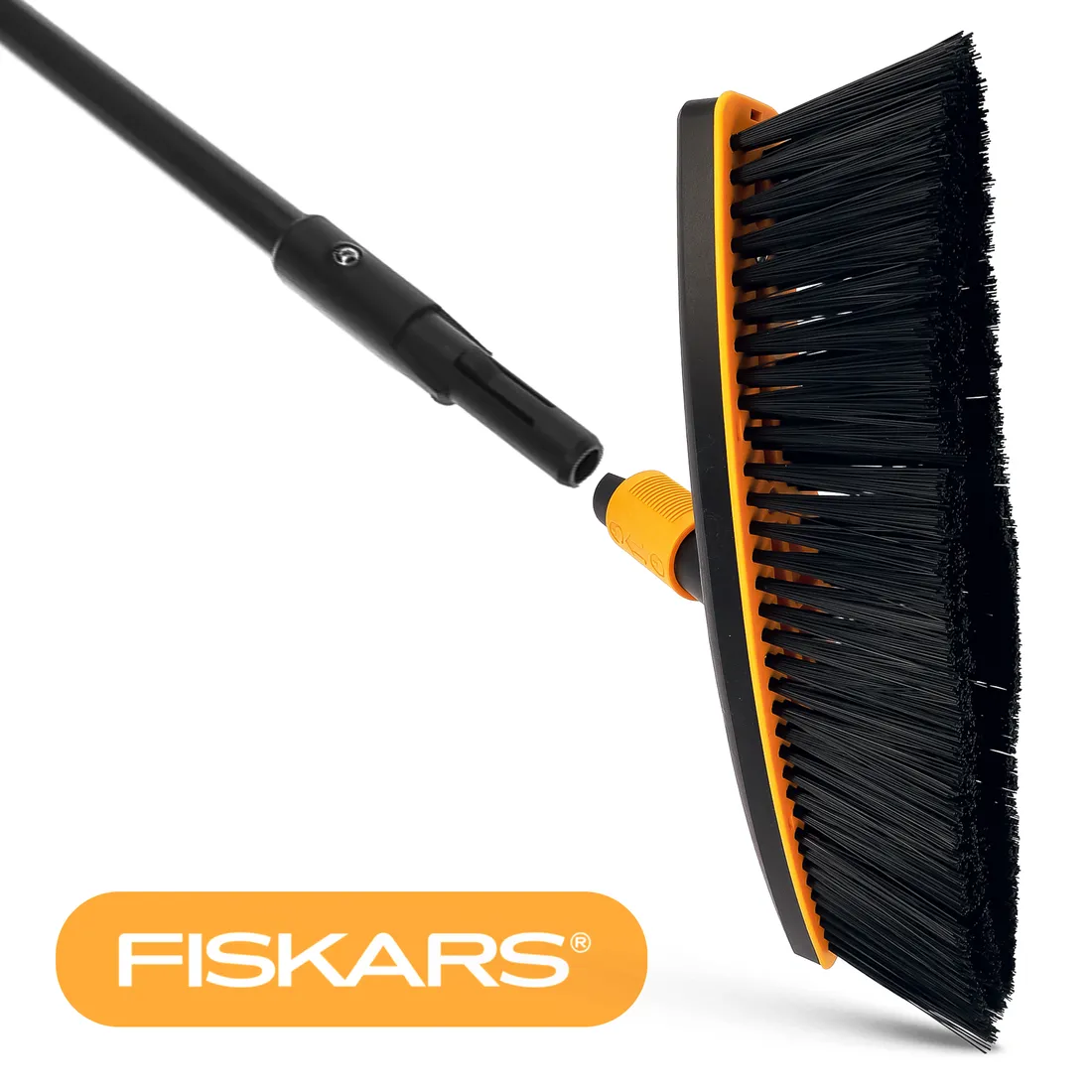 SZCZOTKA MIOTŁA DO ZAMIATANIA CHODNIKA FISKARS QUIKFIT + TRZONEK