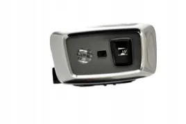 volvo-s60-iii-v60-ii-lewa-lampka-podsufitki-oe-32275593