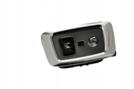 volvo-xc40-xc60-ii-prawa-lampka-podsufitki-oe-32275594