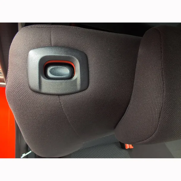 pokrowce-miarowe-na-skoda-yeti-2009-2010-2011-2012-2013-2014-2015-2016-2017-material-material-tapicerski
