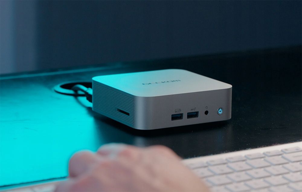 Mini Komputer PC GEEKOM A8 Ryzen 7 8745HS AI 32GB RAM 1TB + Win11