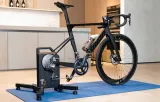 inteligentny-trenazer-rowerowy-cycplus-t2-szerokosc-produktu-52-cm