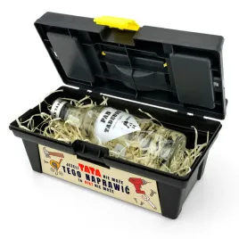 skrzynka-narzedziowa-na-alkohol-prezent-dla-taty