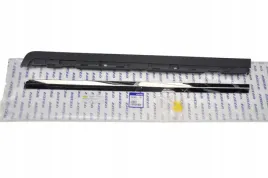 volvo-xc60-listwa-drzwi-przod-prawa-dolna-chrom-oe
