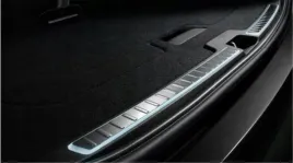 volvo-xc90-ii-podswietlana-listwa-bagaznika-charco