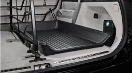volvo-xc90-ii-wykladzina-klatki-na-psa-w-bagazniku