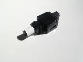 volvo-s60-s80-v70-xc70-wlacznik-swiatla-stopu-oe-8622064