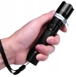 policyjna-latarka-led-nasadka-bateria-ladowarki