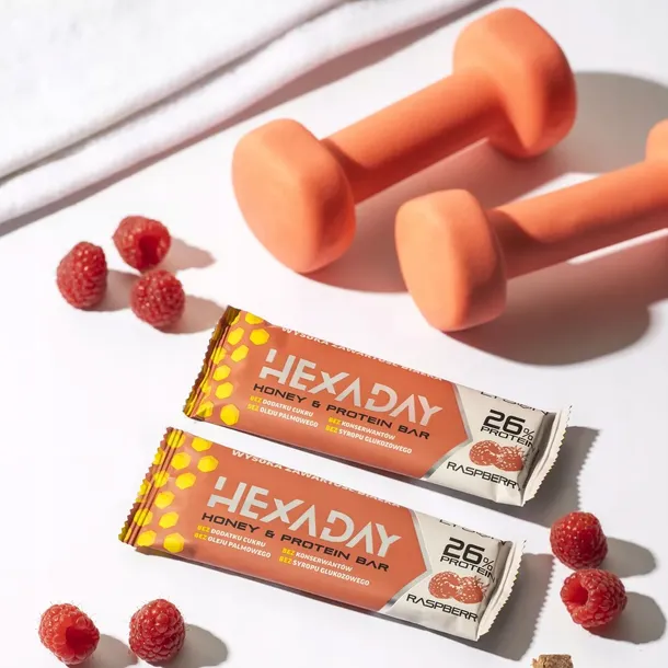 baton-proteinowy-malinowy-hexaday-45g-stan-nowy