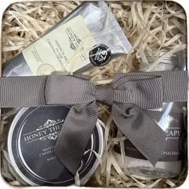 zestaw-prezentowy-pszczela-pielegnacja-kosmetyki-wosk-miod-propolis-prezent