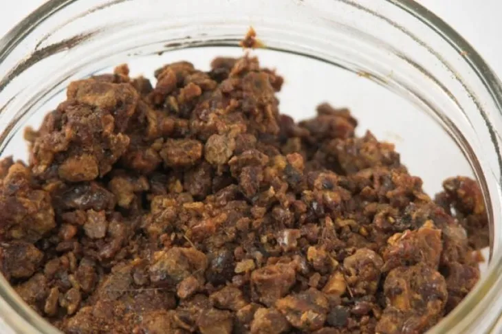 propolis-kit-pszczeli-1kg-surowy-rok-zbioru-2023