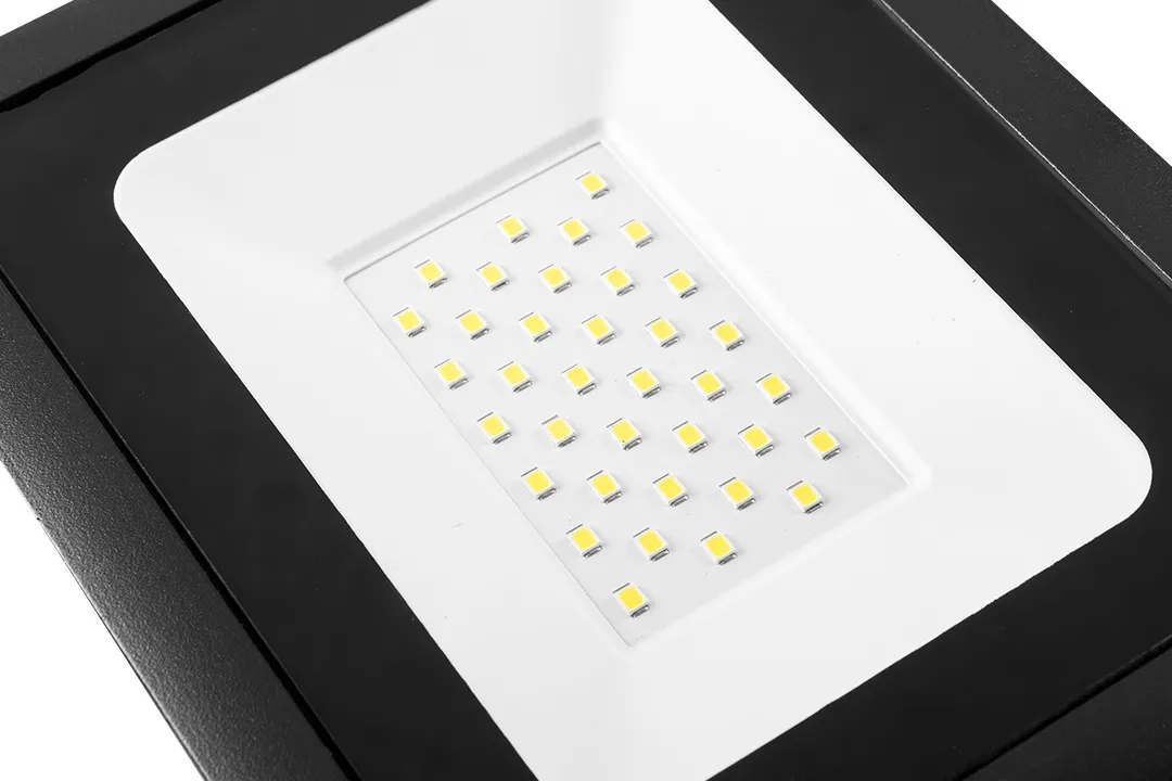 reflektor-smd-30w-2400-lm-230v