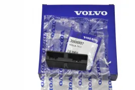 volvo-c30-r-design-mocowanie-emblematu-uchwyt-oe