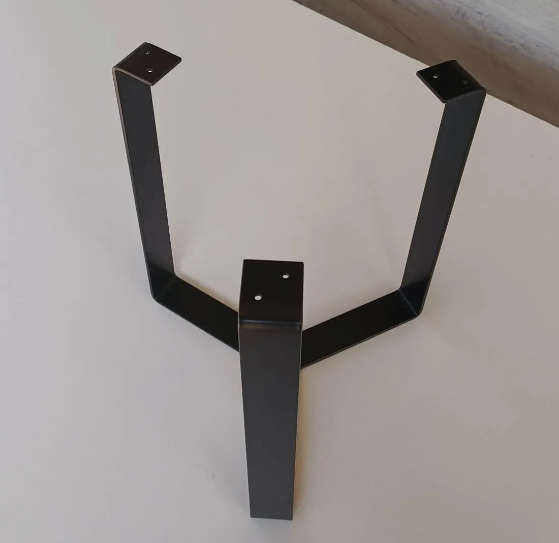 stelaz-pod-stolik