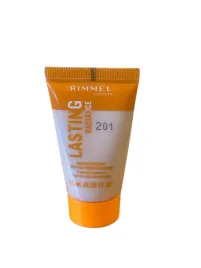 rimmel-lasting-radiance-201