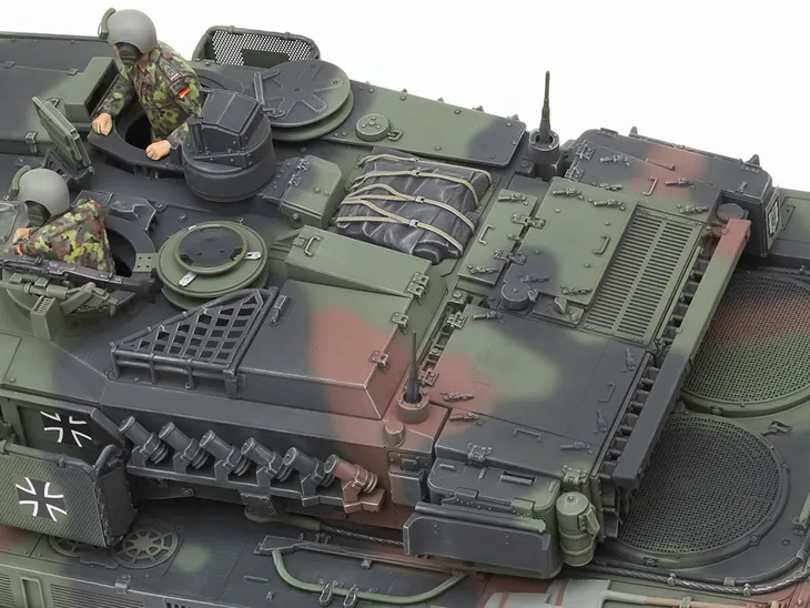 czolg-leopard-2a7v-model-35387-tamiya-produkt-wprowadzony-do-obrotu-na-terenie-ue-przed-13-12-2024-tak