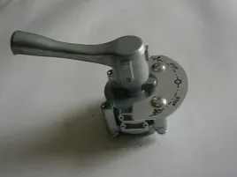 zawor-reczny-obrotowy-iveco-bpw-podnoszenia-opuszczania-m16x15-m12x15