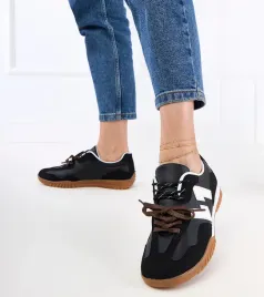 czarne-sneakersy-trampki-z-kolorowymi-sznurowkami-bekki