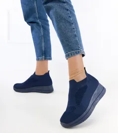 granatowe-sneakersy-materialowe-wsuwane-romaro