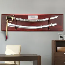 szabla-polska-oficerska-z-grawerem-na-tablo-na-15-lecie-pracy