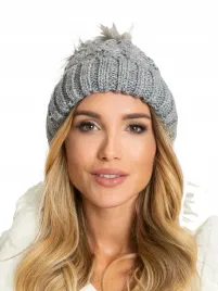 ciepla-wygodna-czapka-zimowa-damska-beanie-z-pomponem