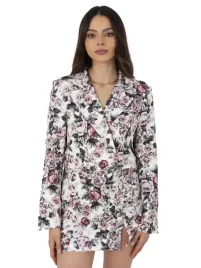 elegancki-komplet-damski-marynarka-szorty-spodenki-w-kwiaty