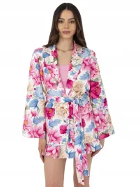 elegancki-komplet-damski-z-marynarka-o-kroju-kimono-szorty