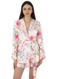 elegancki-komplet-damski-z-marynarka-o-kroju-kimono-szorty