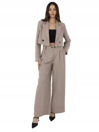 komplet-damski-garnitur-z-poduszkami-na-ramionach-marynarka-spodnie